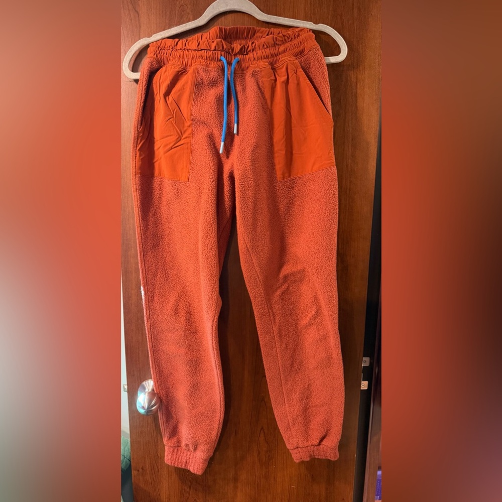 Cotopaxi women’s fleece joggers